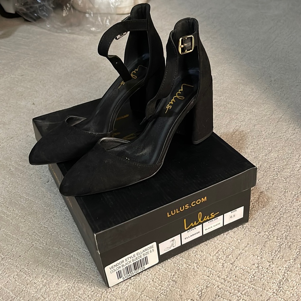 Black closed toe block heals